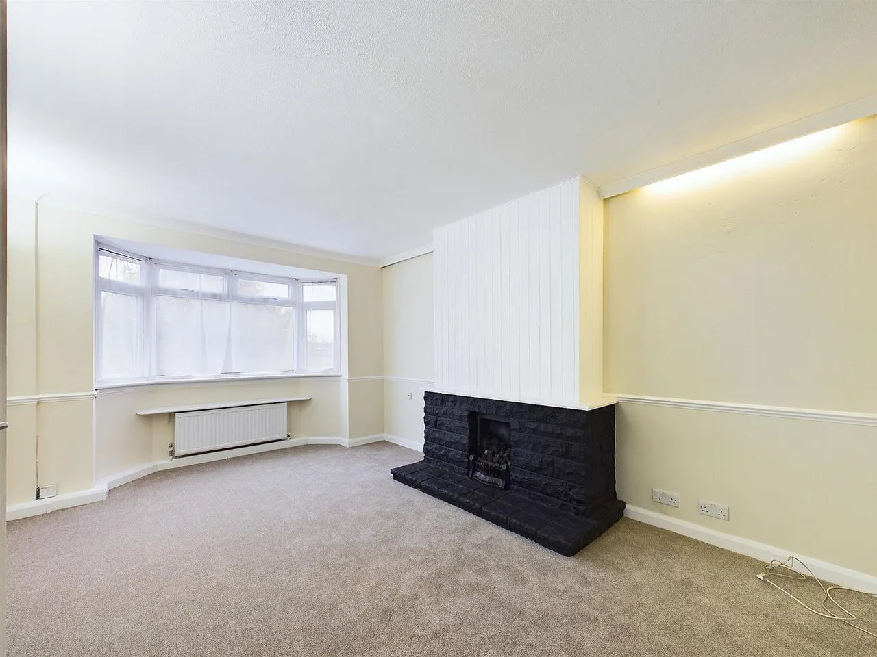Whitby Road, Ruislip, Middlesex, HA4 9EB, photo 2
