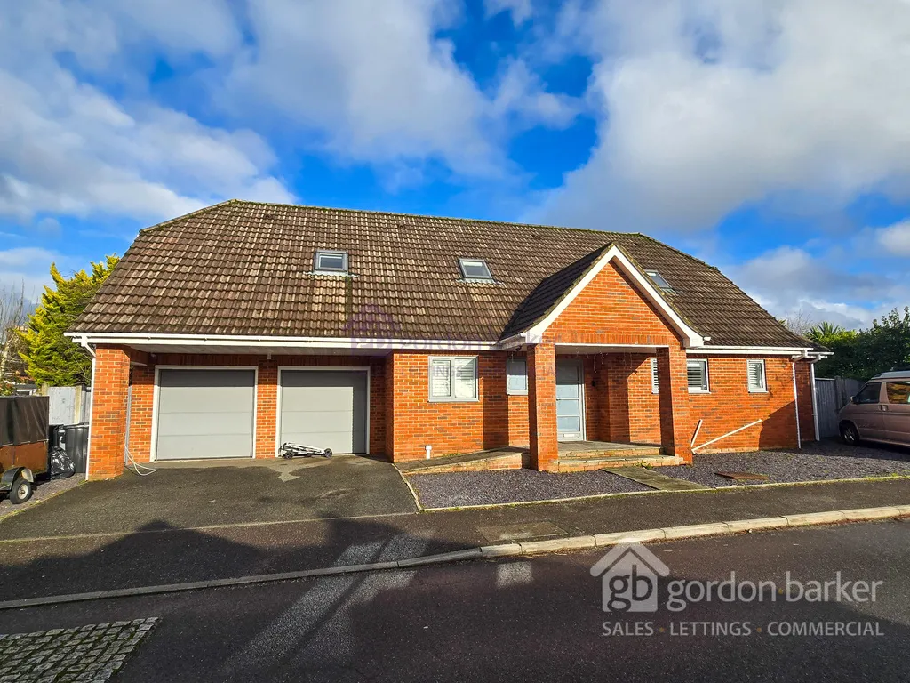 Pelican Mead, Hightown, Ringwood, BH24 3RG, photo 17