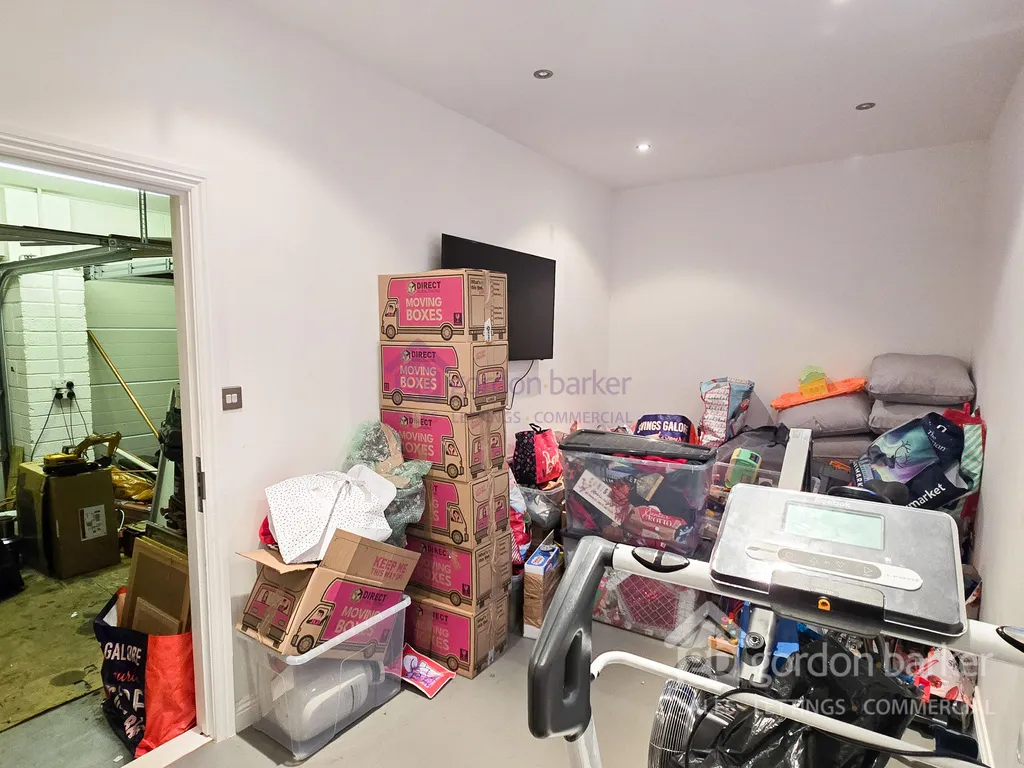 Pelican Mead, Hightown, Ringwood, BH24 3RG, photo 7