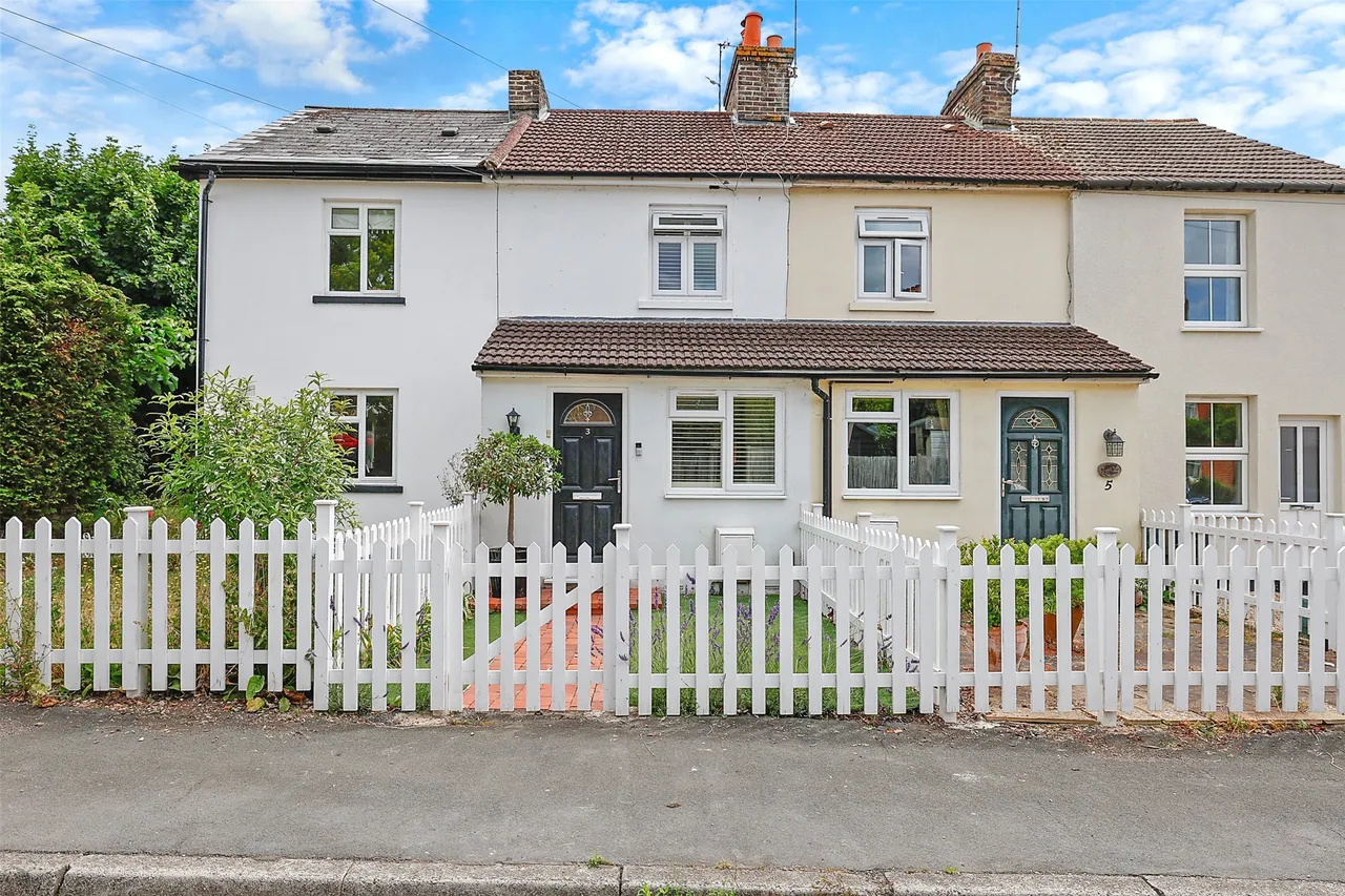2 bed property for sale, Smith Road, Reigate, RH2