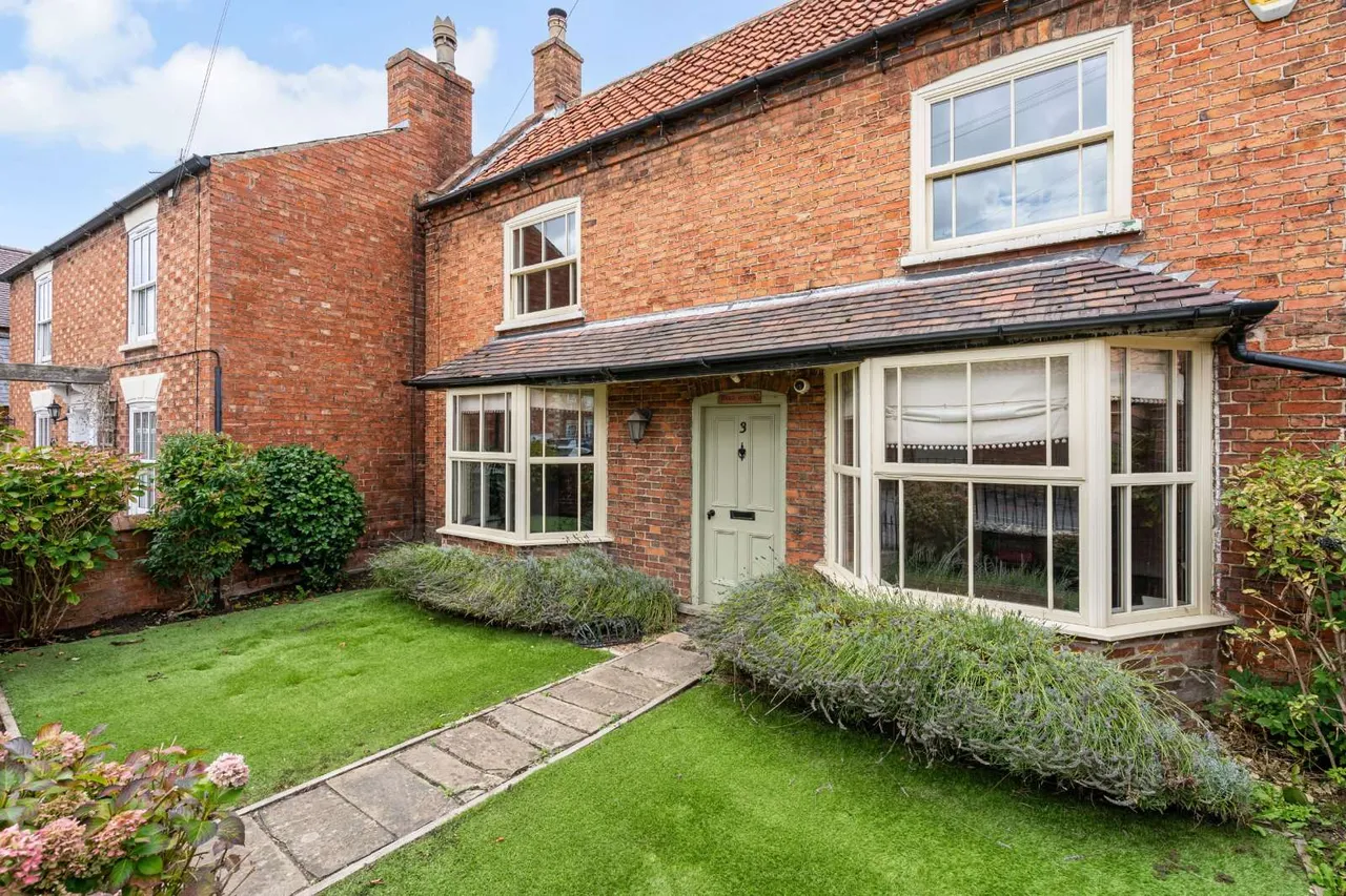 4 bed house for sale — Field House, 3 Eagle Road, North Scarle, Lincoln, LN6 9EW