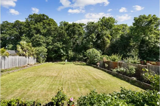 Norbury Hill, London, SW16, photo 2