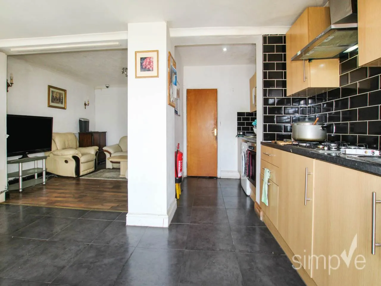 Mansell Road, Greenford, UB6, photo 2