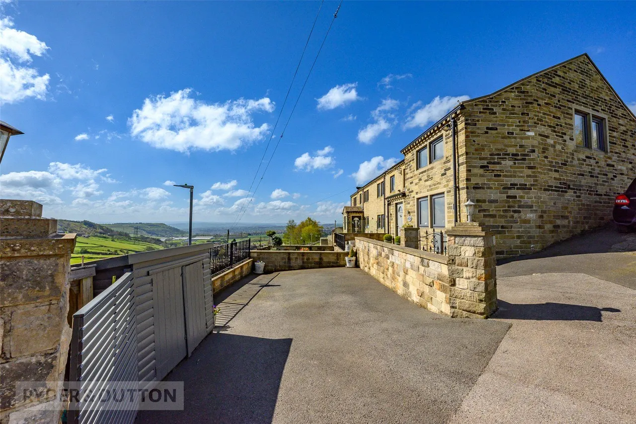 Bonnet Hall, Bradshaw, HX2, photo 25