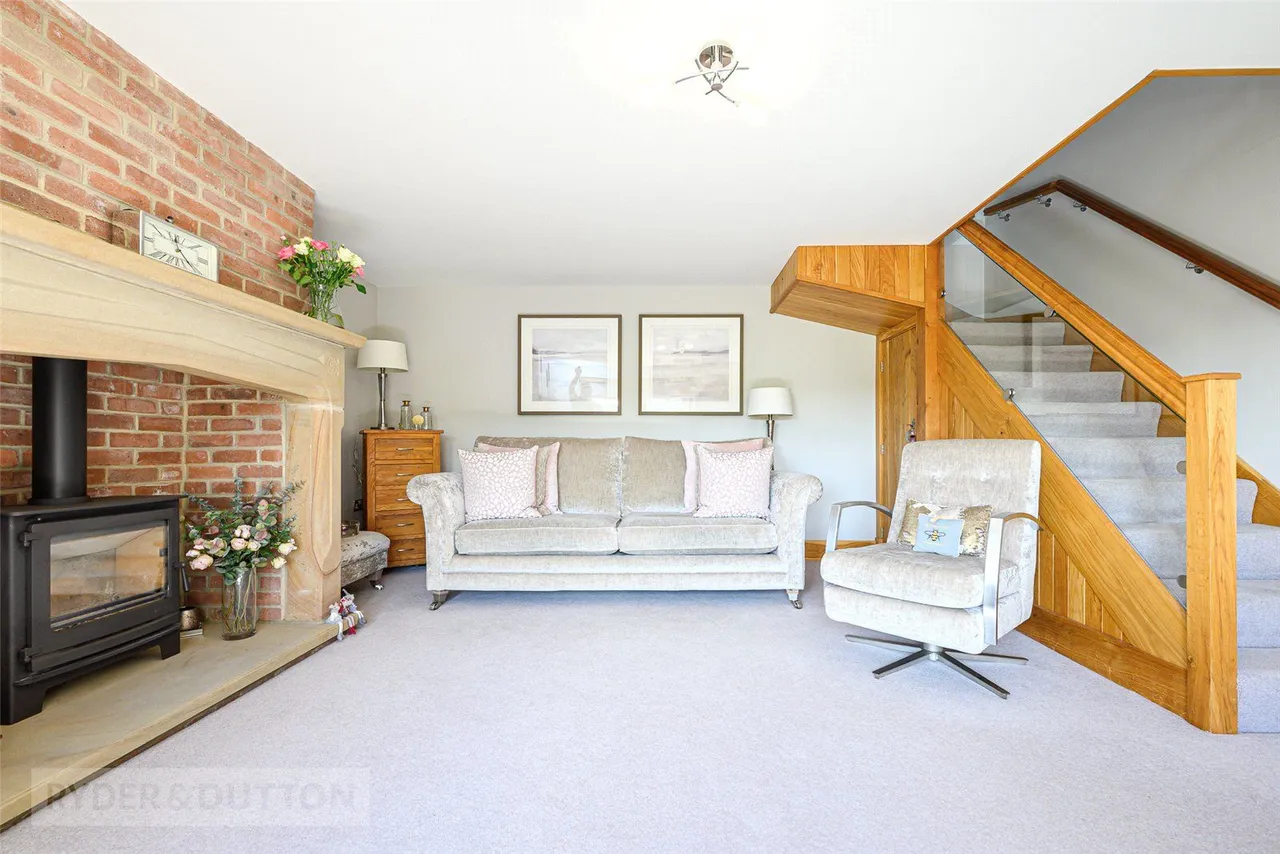 Bonnet Hall, Bradshaw, HX2, photo 6