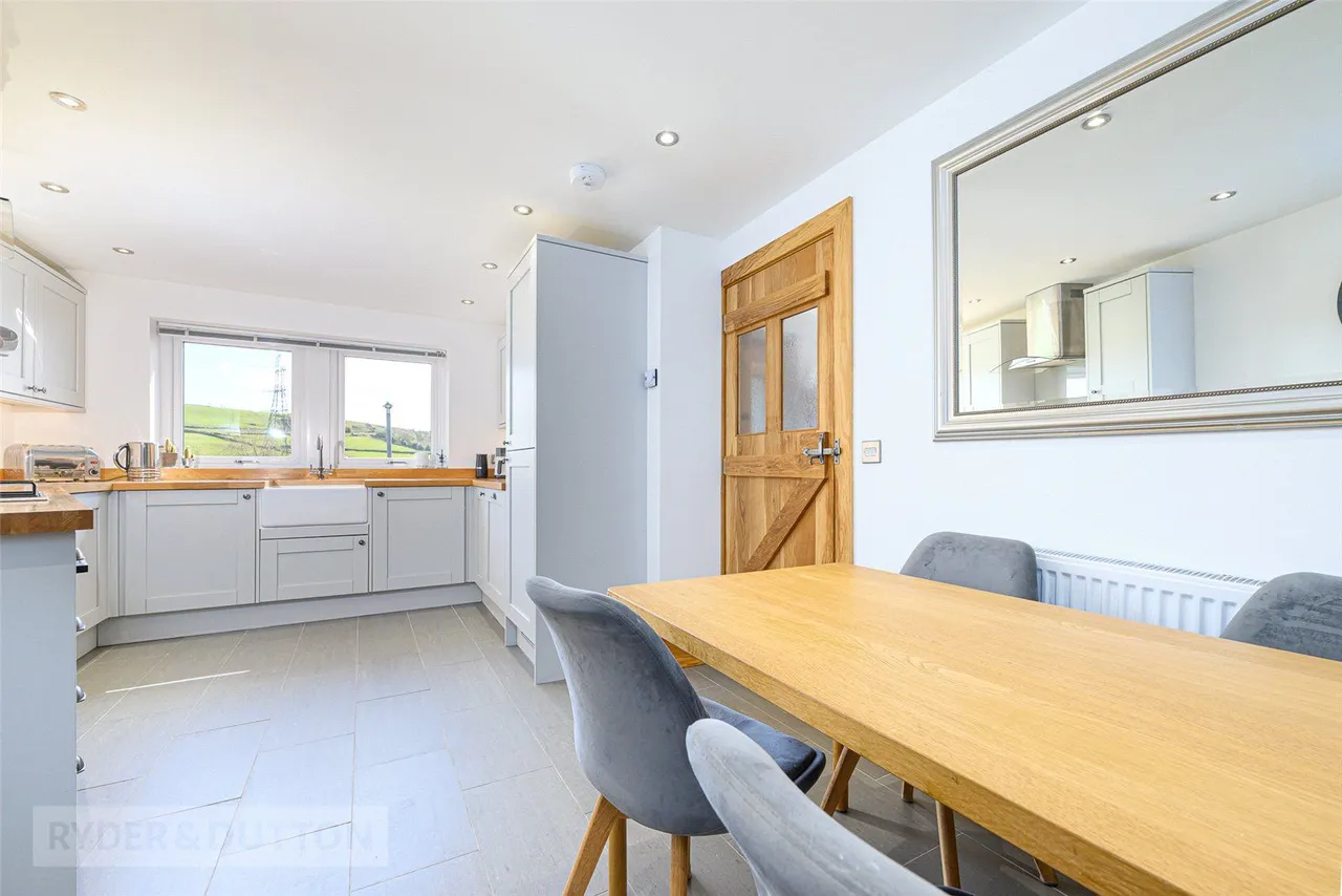 Bonnet Hall, Bradshaw, HX2, photo 9