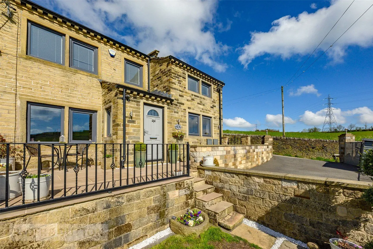 3 bed house for sale, Bonnet Hall, Bradshaw, HX2