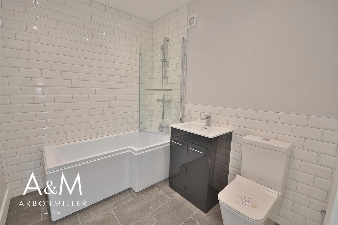 Rivington Avenue, Woodford Green, IG8, photo 14