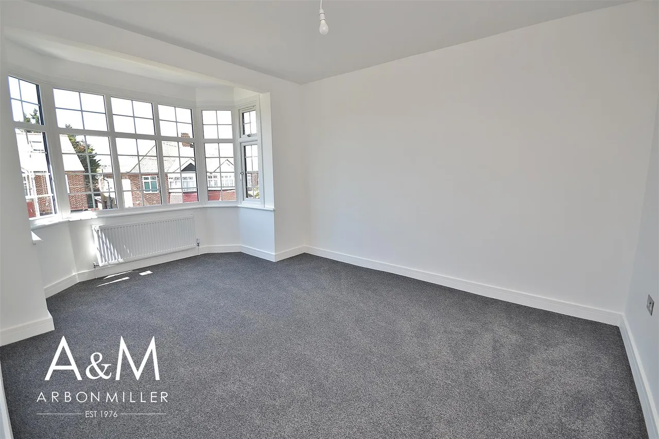 Rivington Avenue, Woodford Green, IG8, photo 12