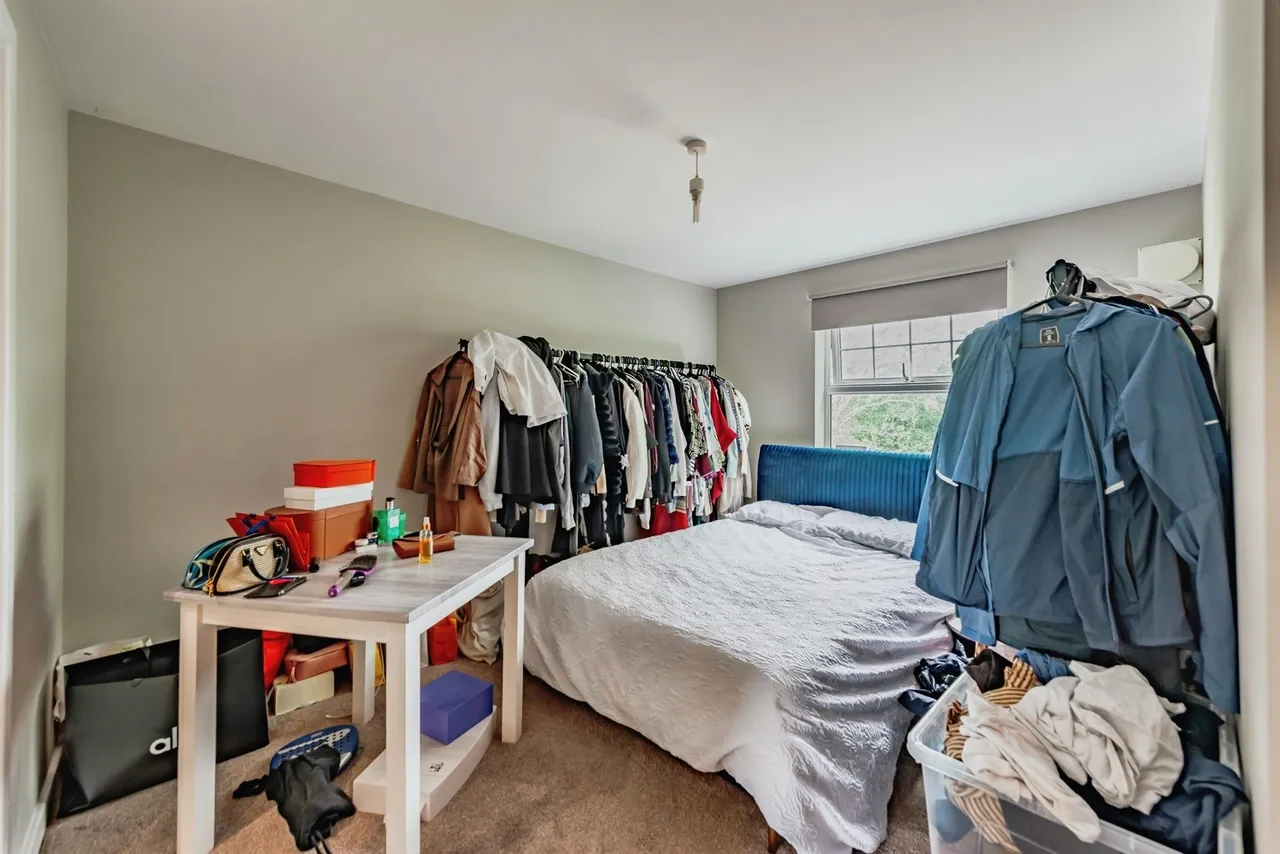 Woodfield Road, Crawley, RH10, photo 6