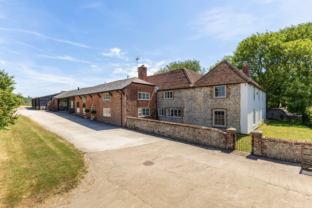Lower House Farm, East Meon, Hampshire, photo 3