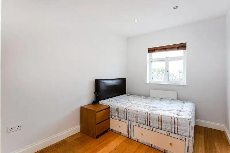 Camden Road, Holloway, N7, photo 5