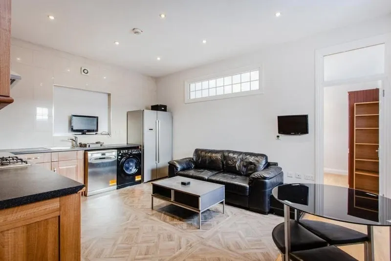 4 bed flat to rent, Camden Road, Holloway, N7