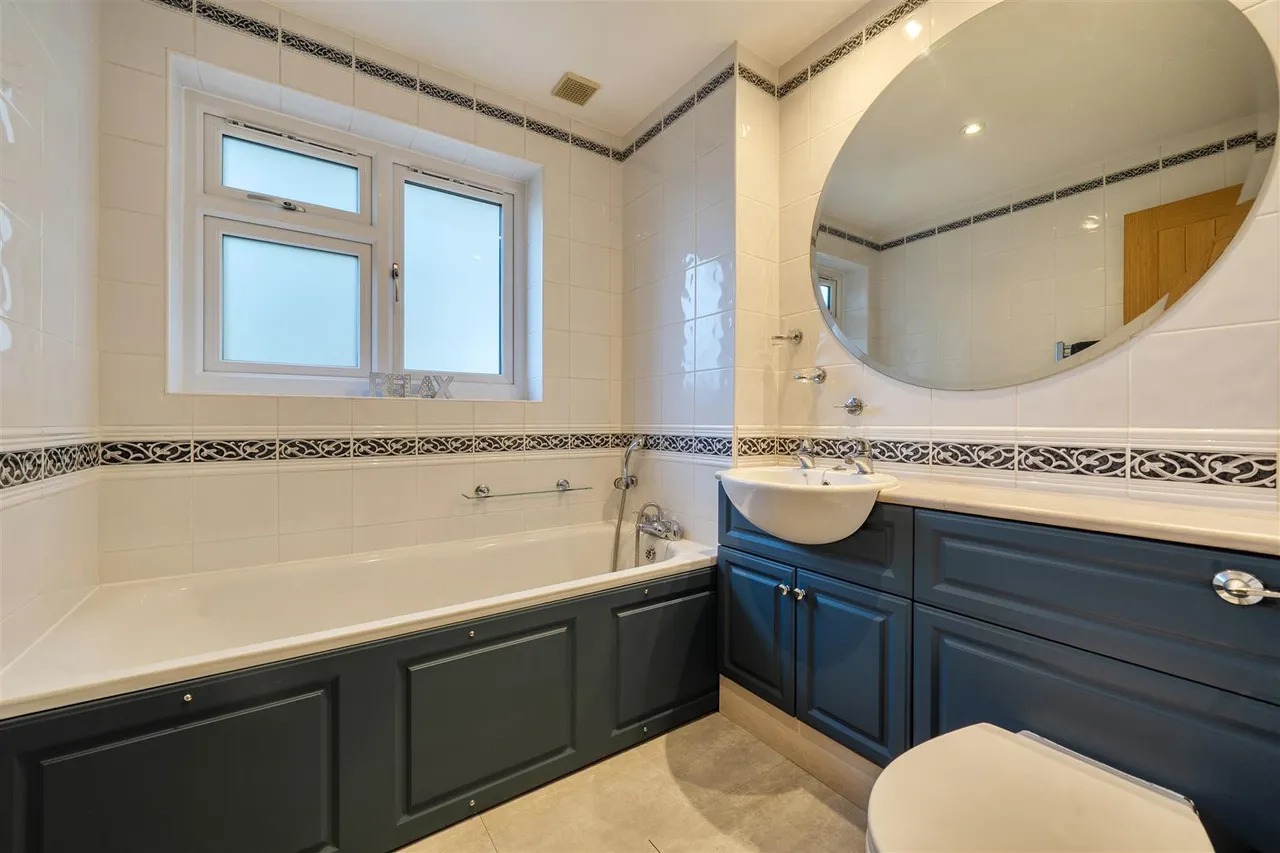 Wayfarer Close, Warsash, photo 16