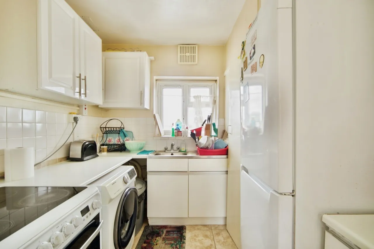 Kershaw Road, DAGENHAM, Essex, RM10, photo 2