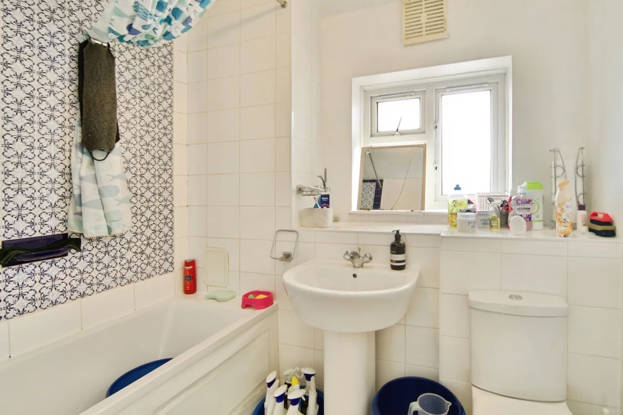 Kershaw Road, DAGENHAM, Essex, RM10, photo 4