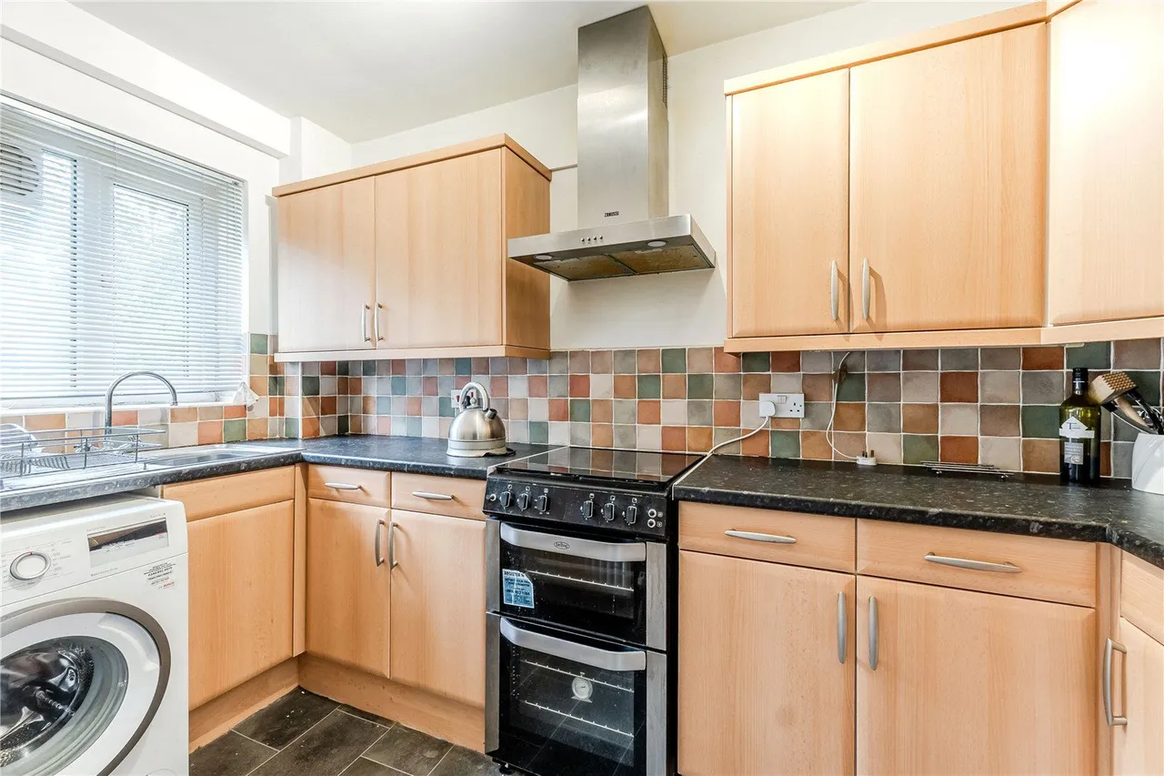 Kerry Garth, Horsforth, LS18, photo 5