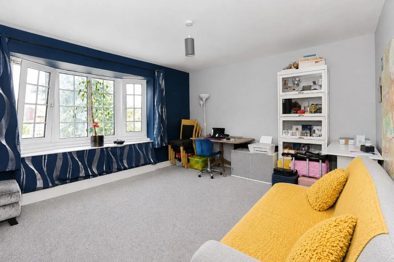 Greenways, Haywards Heath, RH16, photo 3