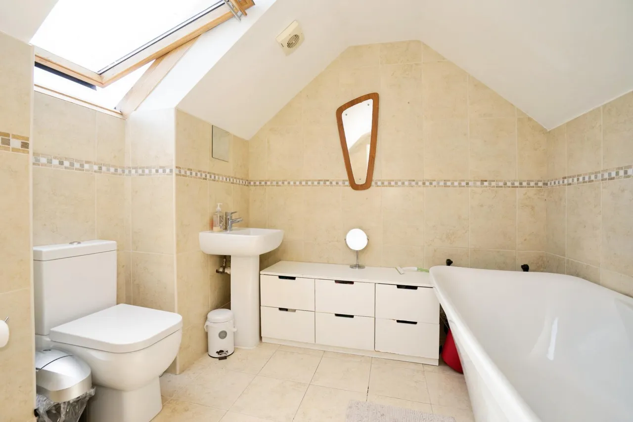 Greenways, Haywards Heath, RH16, photo 9