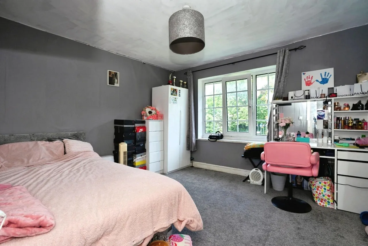 Greenways, Haywards Heath, RH16, photo 10
