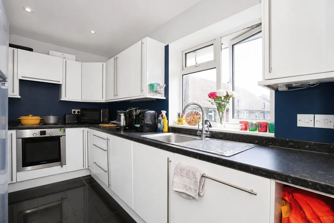 Greenways, Haywards Heath, RH16, photo 4