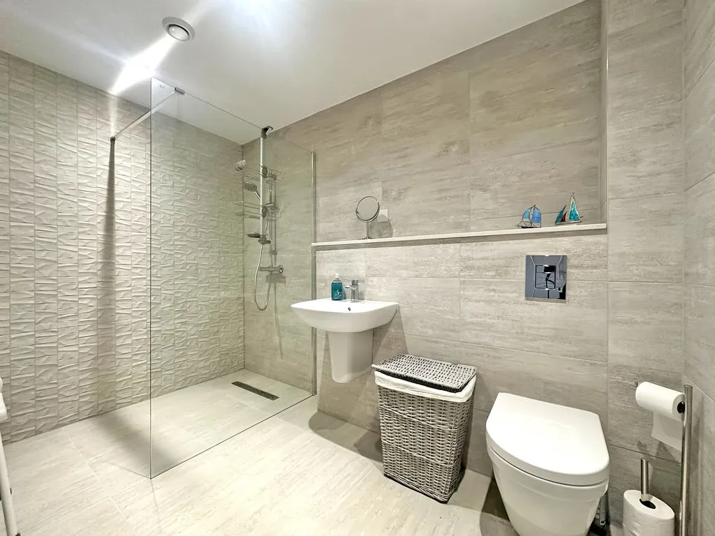 Walsall Road, Great Wyrley, WS6, photo 5