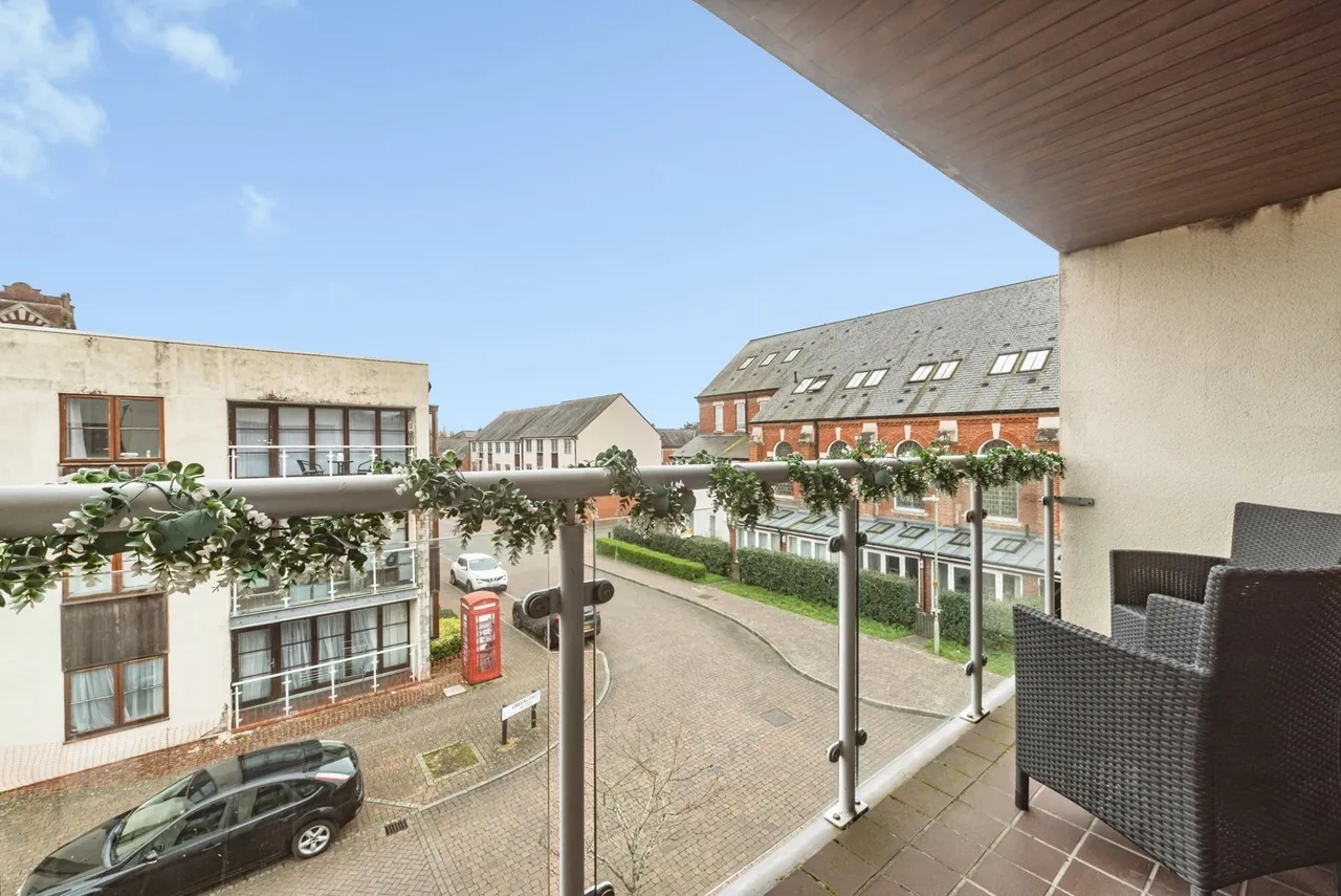 Greenlands Road, Basingstoke, RG24, photo 2