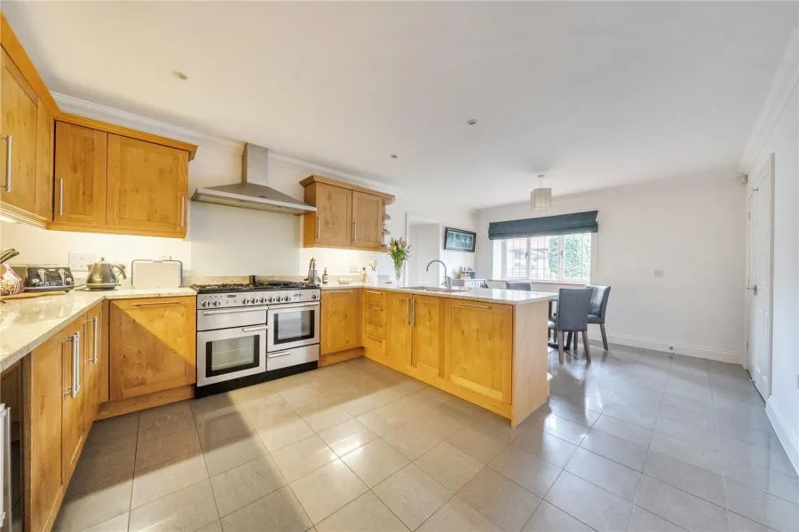 Lincoln View, Thatcham, RG18, photo 11
