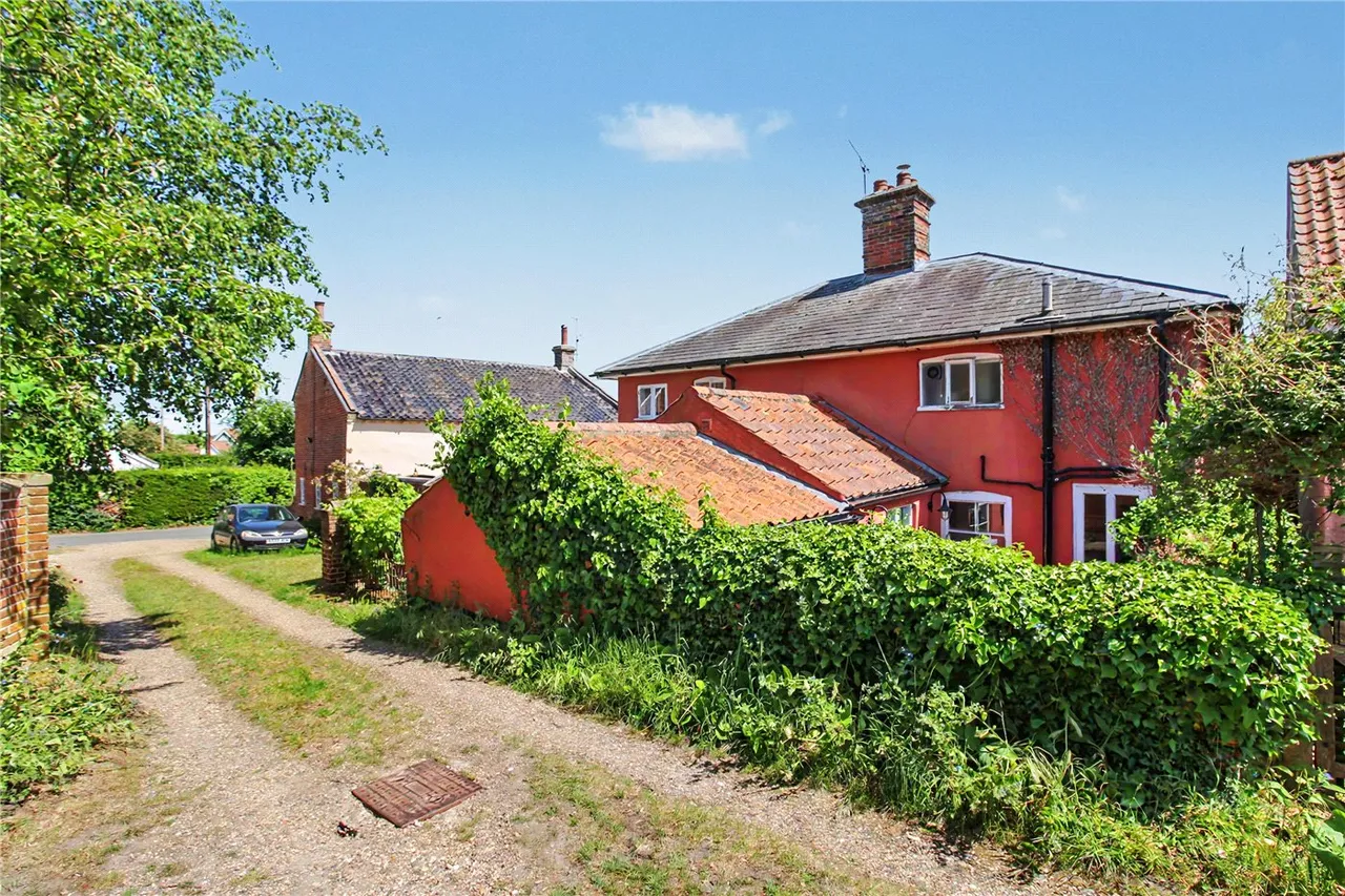 Bramfield Road, Wenhaston, IP19, photo 2