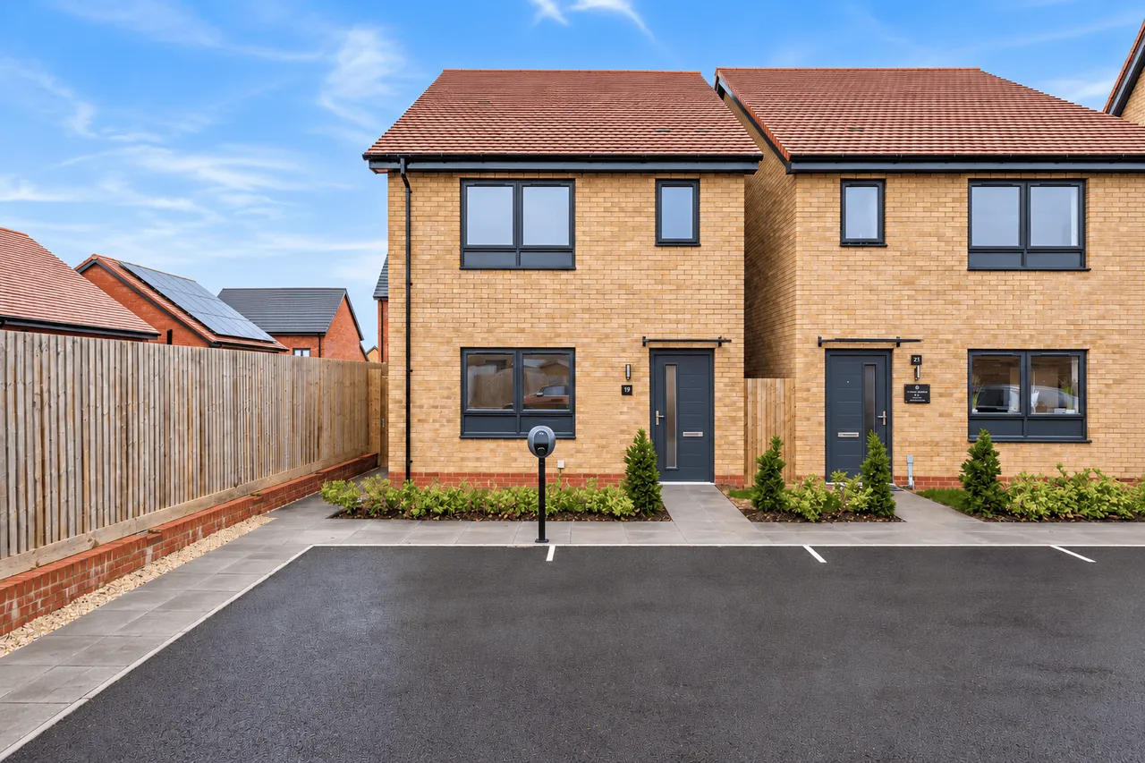 3 bed house for sale, Off Calverton Lane, Milton Keynes, MK8