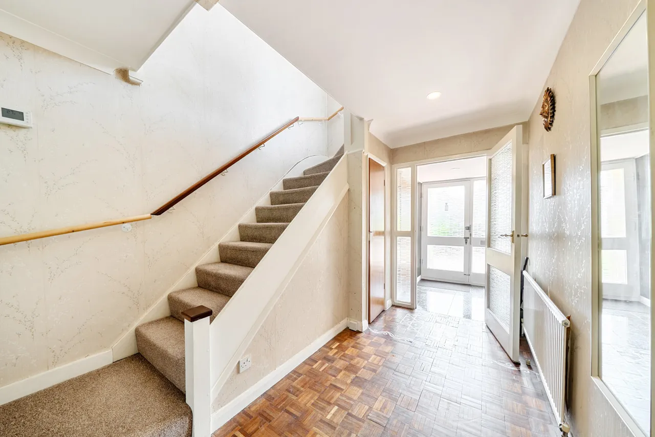 Brookdene Drive, Northwood, HA6, photo 9