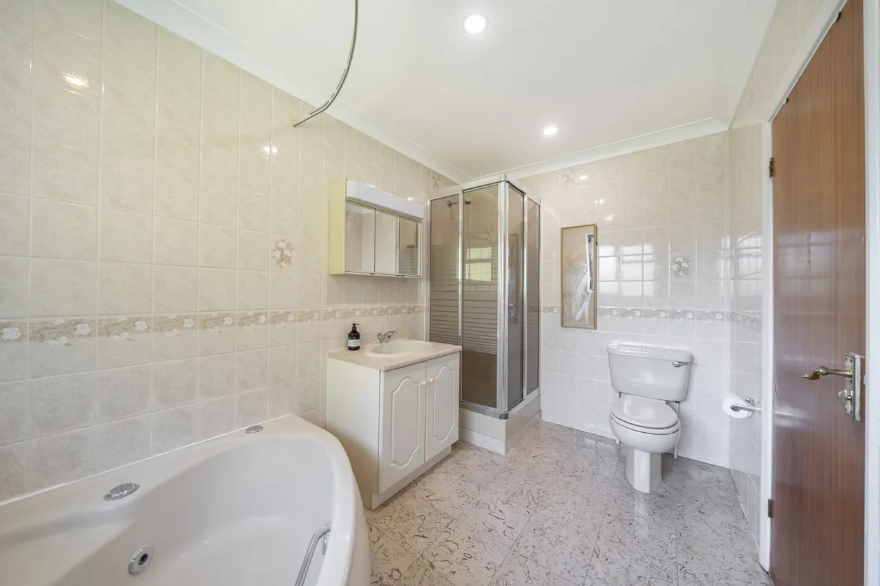 Brookdene Drive, Northwood, HA6, photo 13