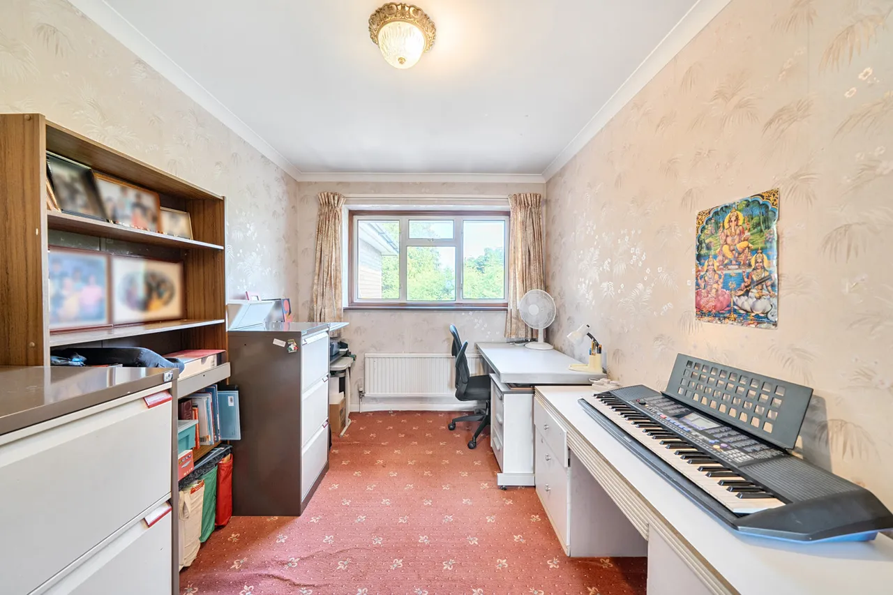Brookdene Drive, Northwood, HA6, photo 16