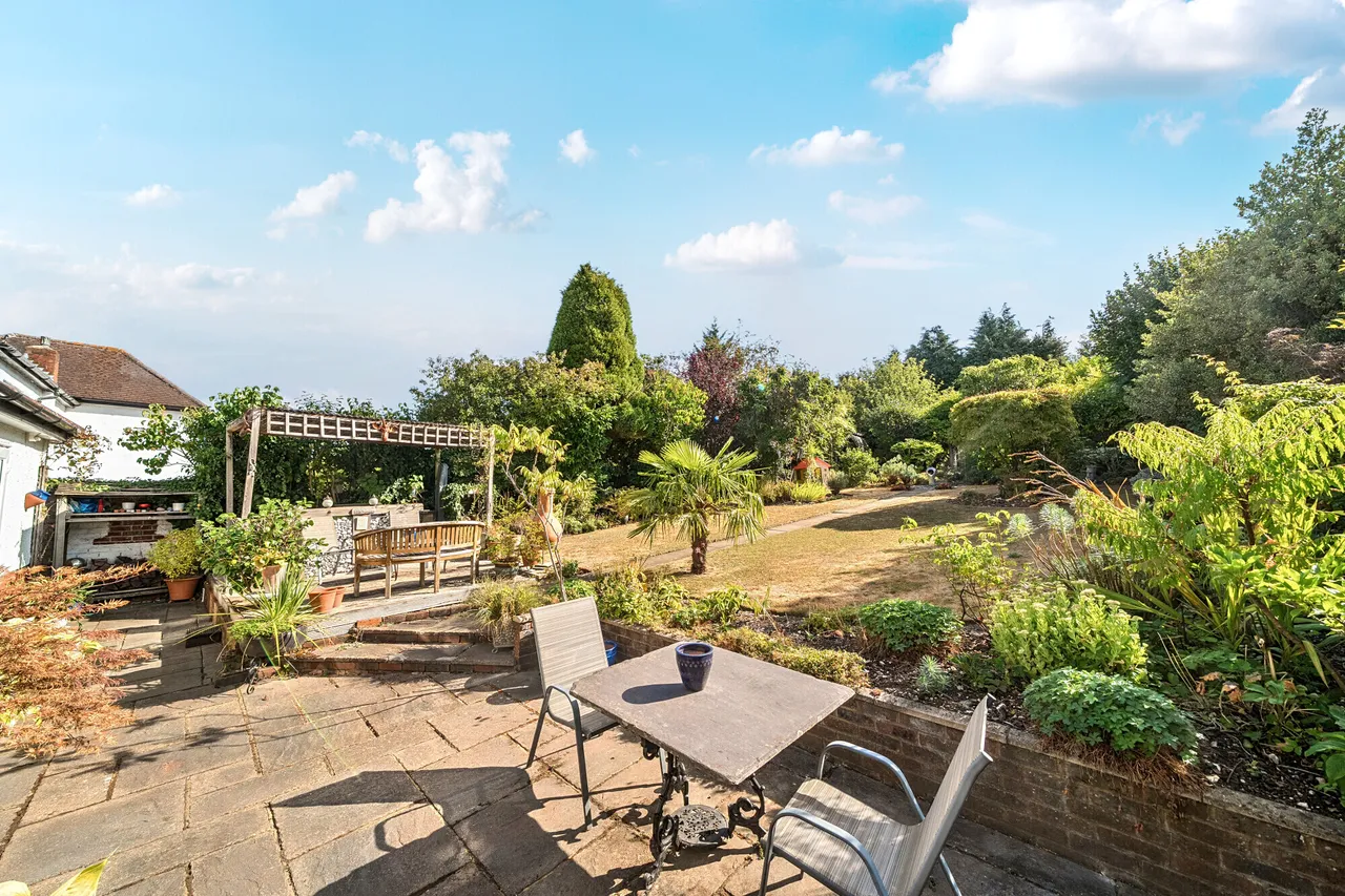 Garlichill Road, Epsom, KT18, photo 4