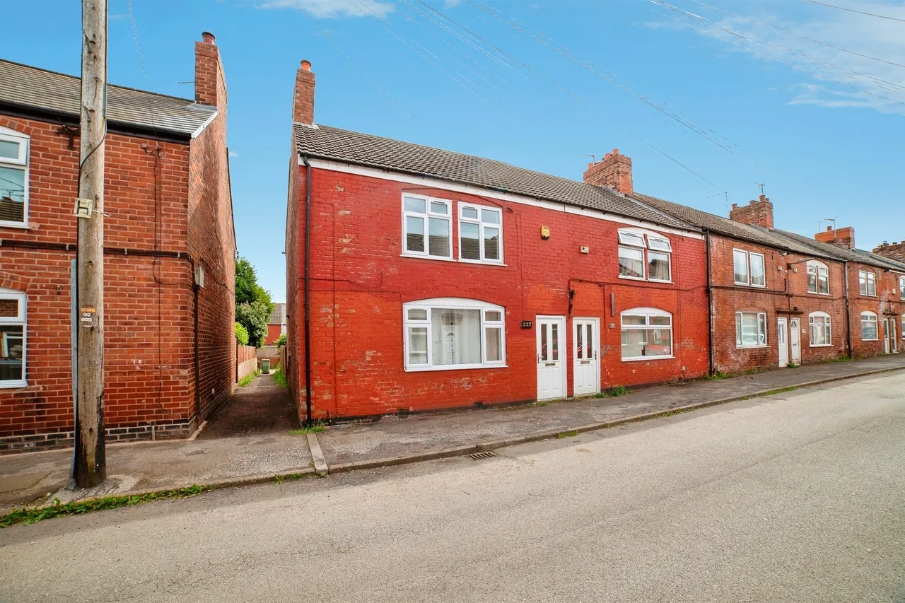 4 bed house for sale, Portland Street, New Houghton, NG19
