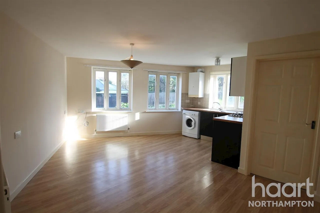 South Park Rushden, NN10, photo 2