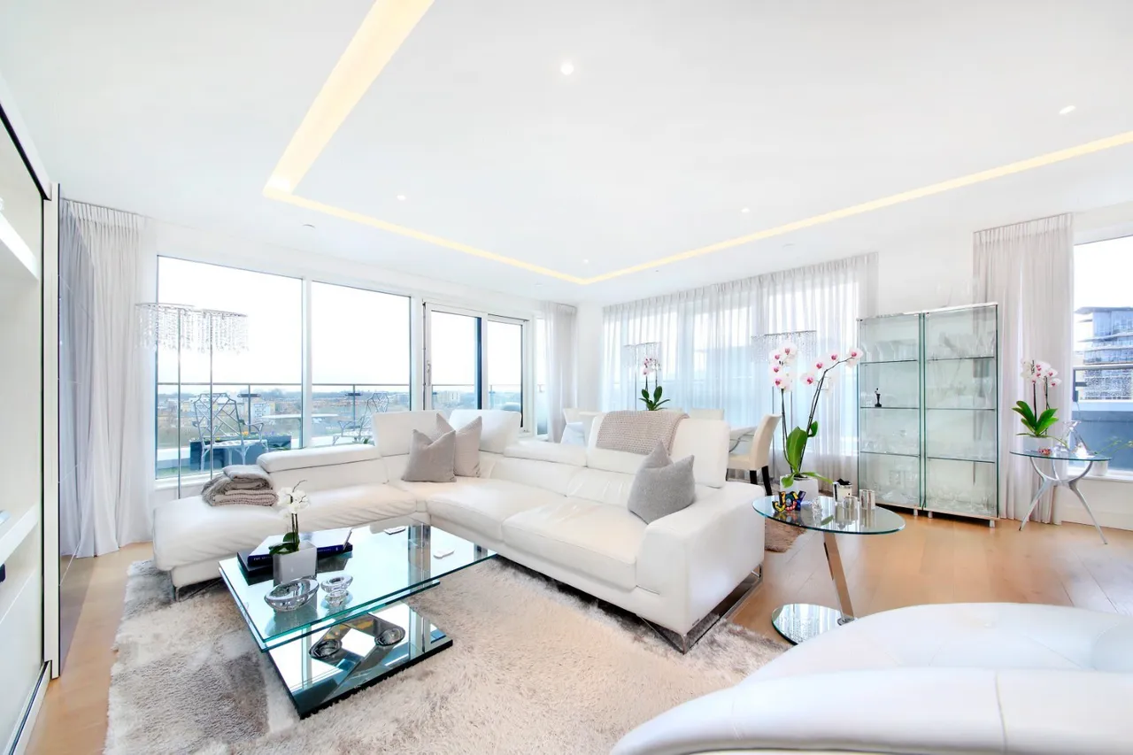 3 bed flat for sale, Juniper Drive, London, SW18