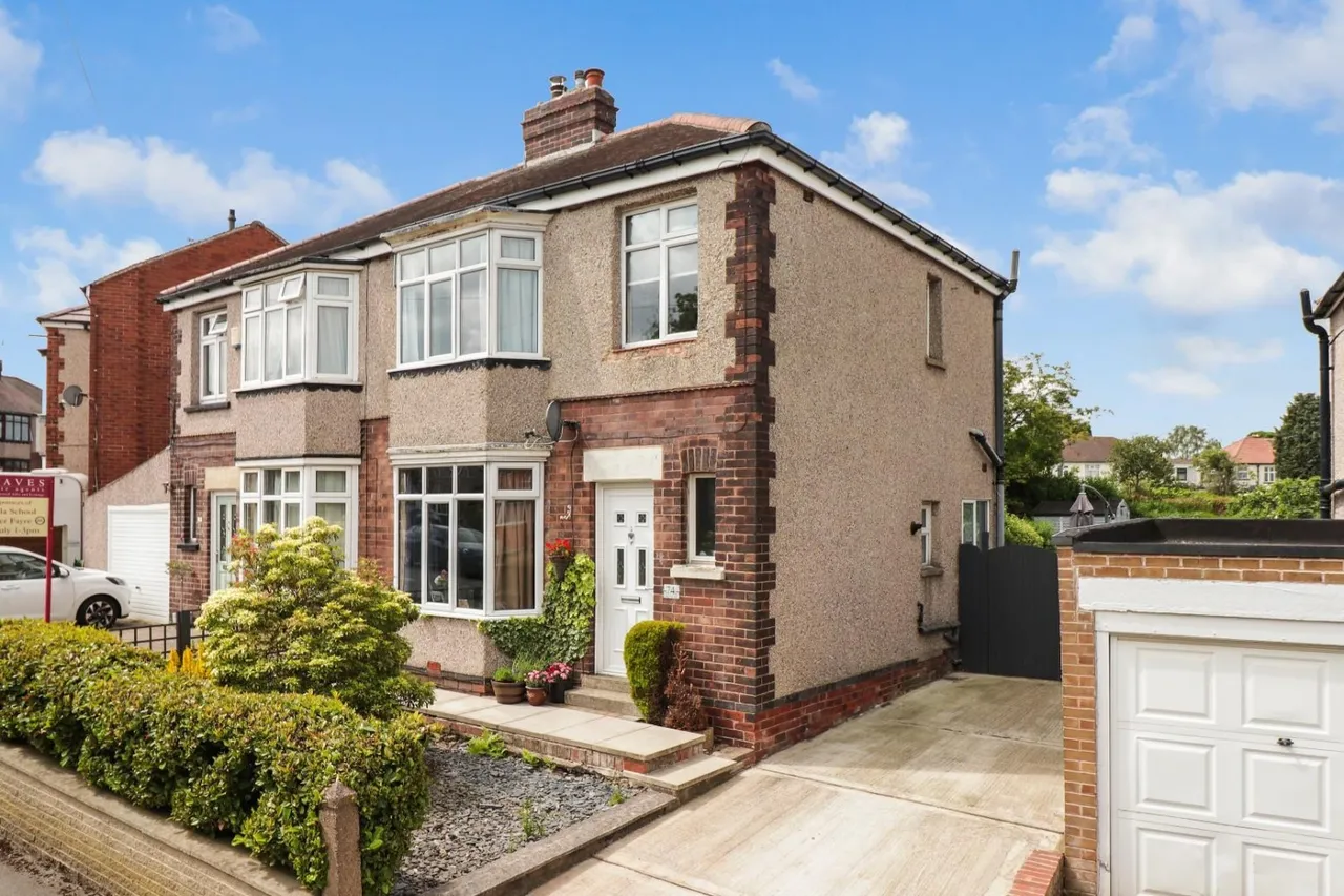 3 bed house for sale — Norton Lees Crescent, Norton Lees, Sheffield, S8 8SR