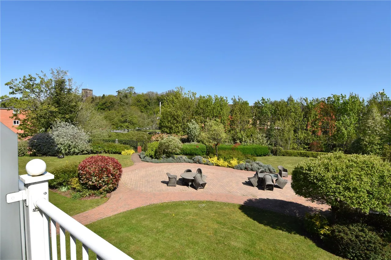 2 bed flat for sale — Hanbury Road, Droitwich, Worcestershire, WR9 8GD
