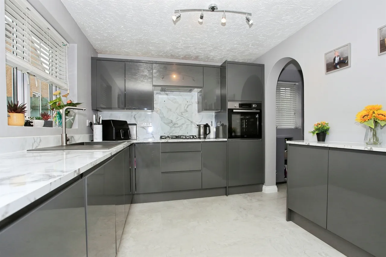 Boleyn Avenue, Peterborough, PE2, photo 2