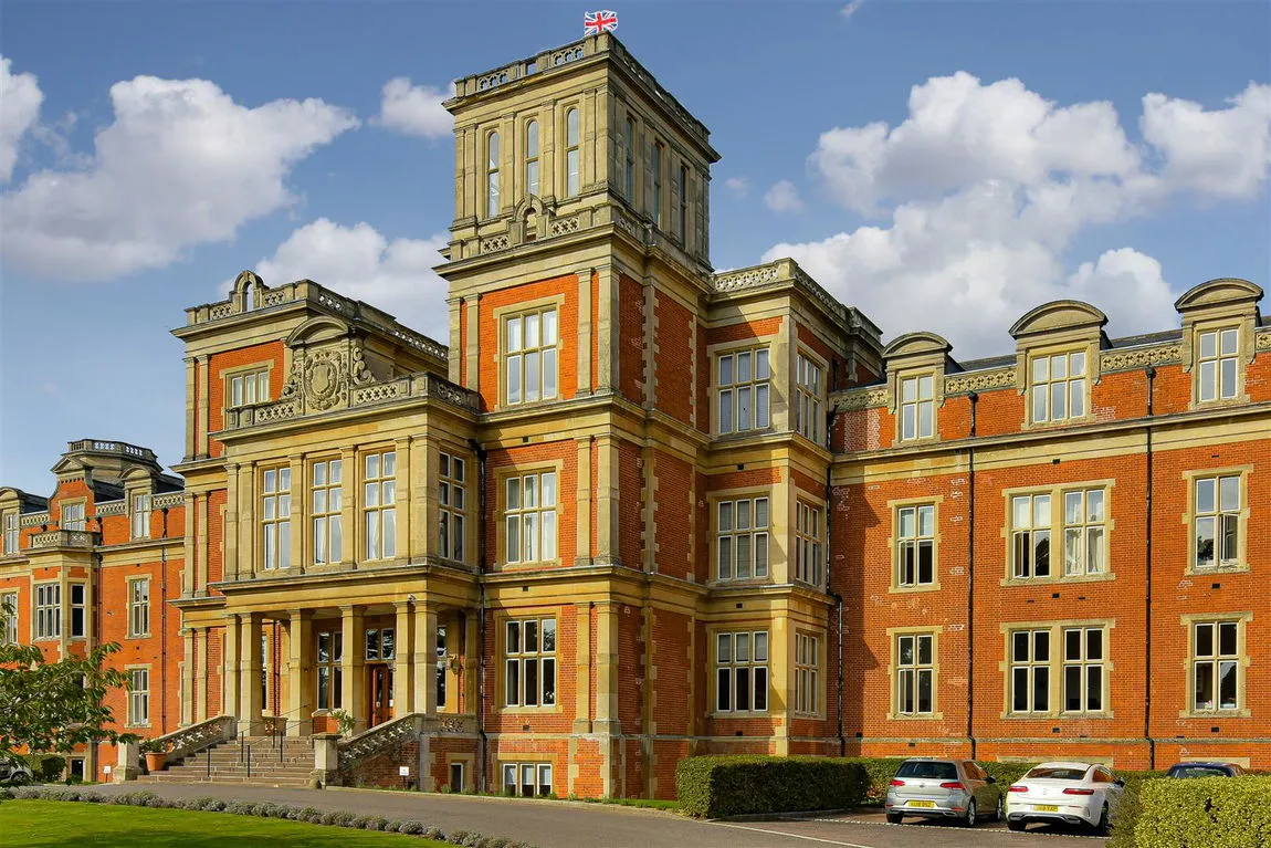 Royal Earlswood Park, Redhill, RH1 6TE, photo 6