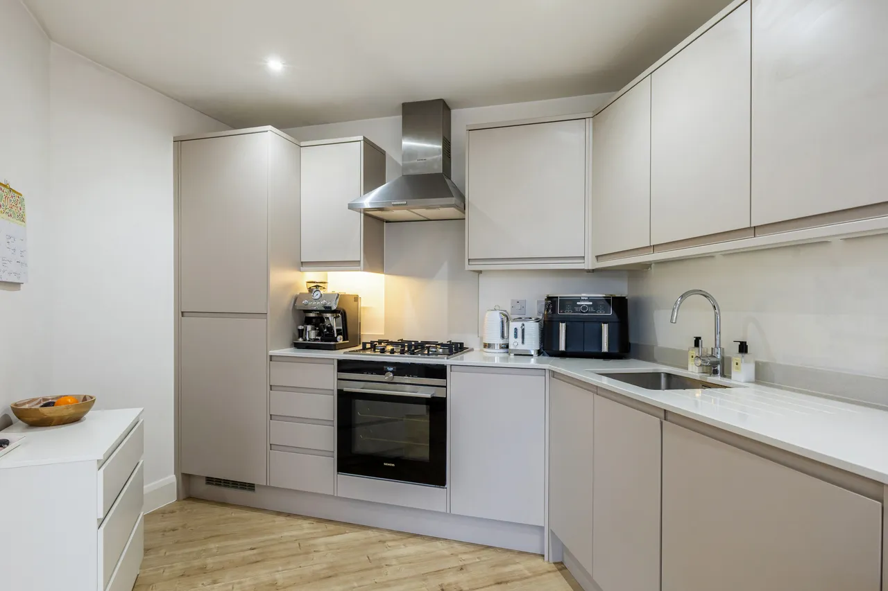 The Broadway, Stanmore, HA7, photo 11