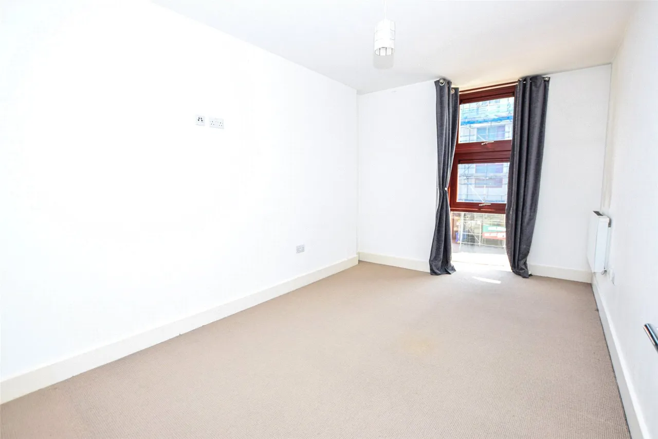 Victoria Road, Farnborough, Hampshire, GU14 7PA, photo 4