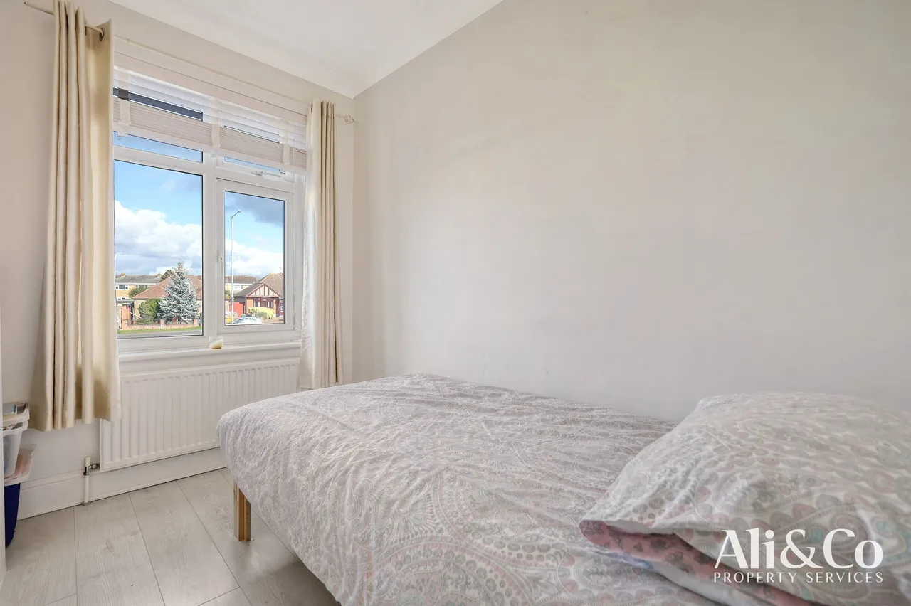 Lodge Lane, Grays, Essex, RM17 5PT, photo 15