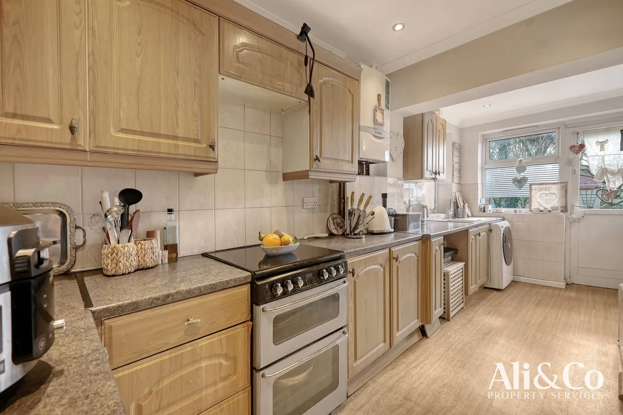 Lodge Lane, Grays, Essex, RM17 5PT, photo 10