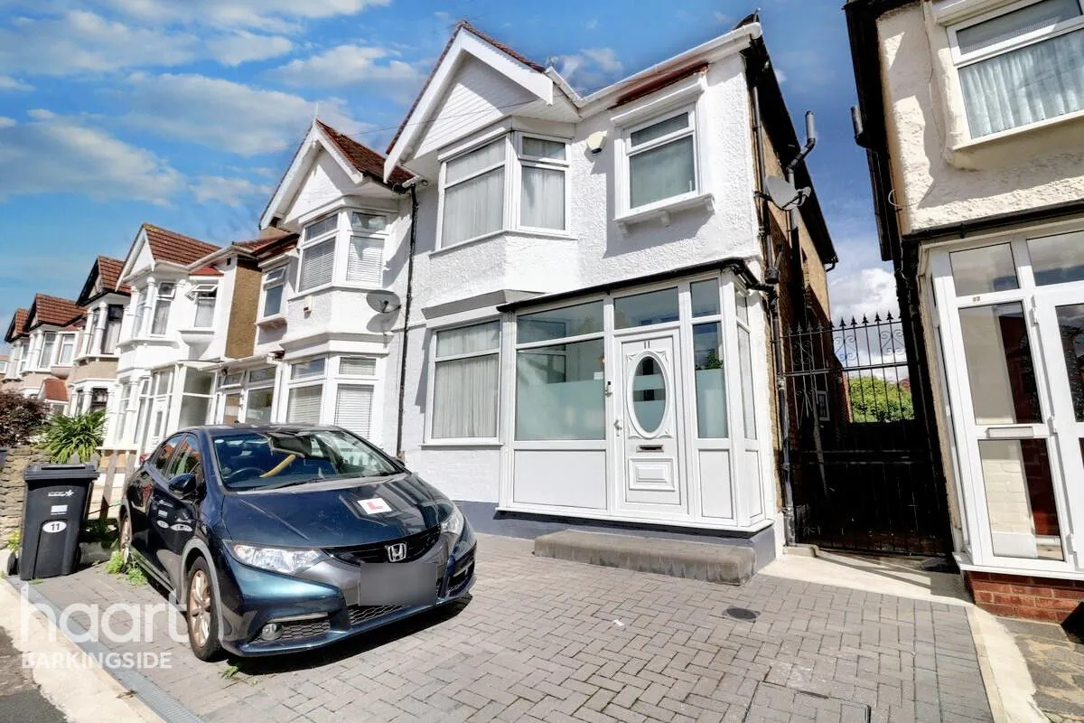 3 bed house for sale, Bute Road, Barkingside, IG6