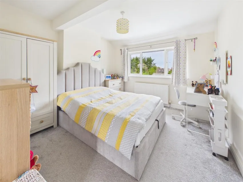 Merevale Road, Elmbridge, photo 12