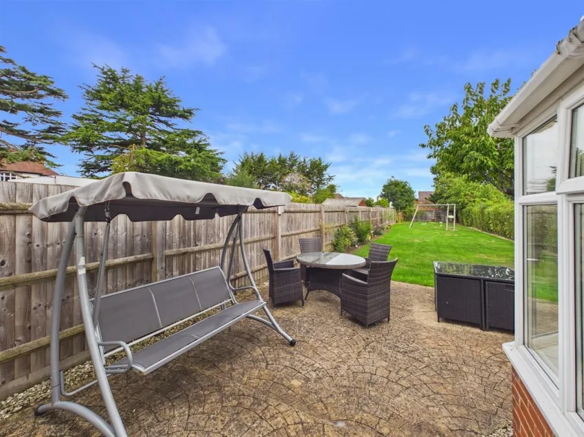 Merevale Road, Elmbridge, photo 17