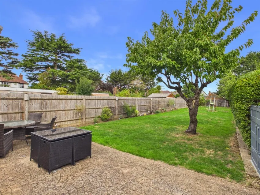Merevale Road, Elmbridge, photo 4