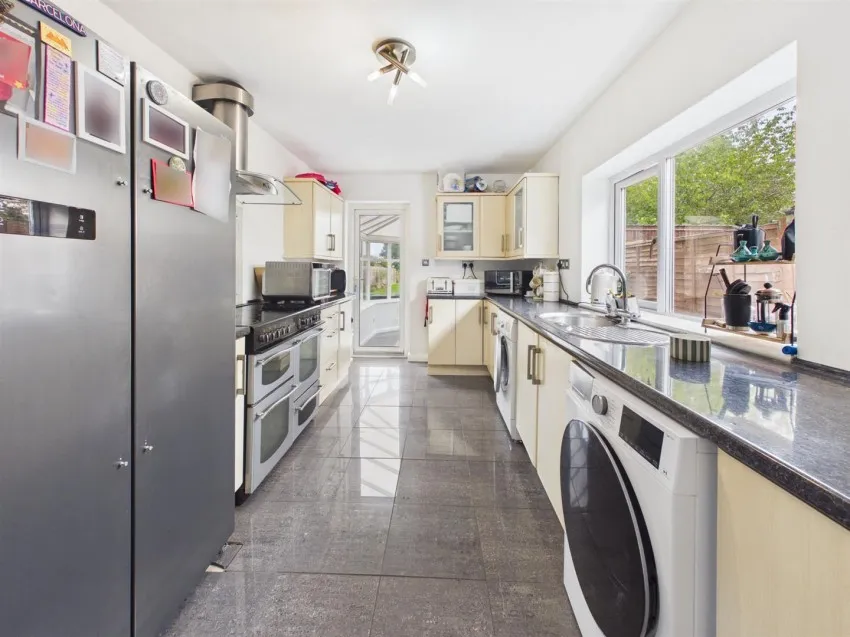 Merevale Road, Elmbridge, photo 7